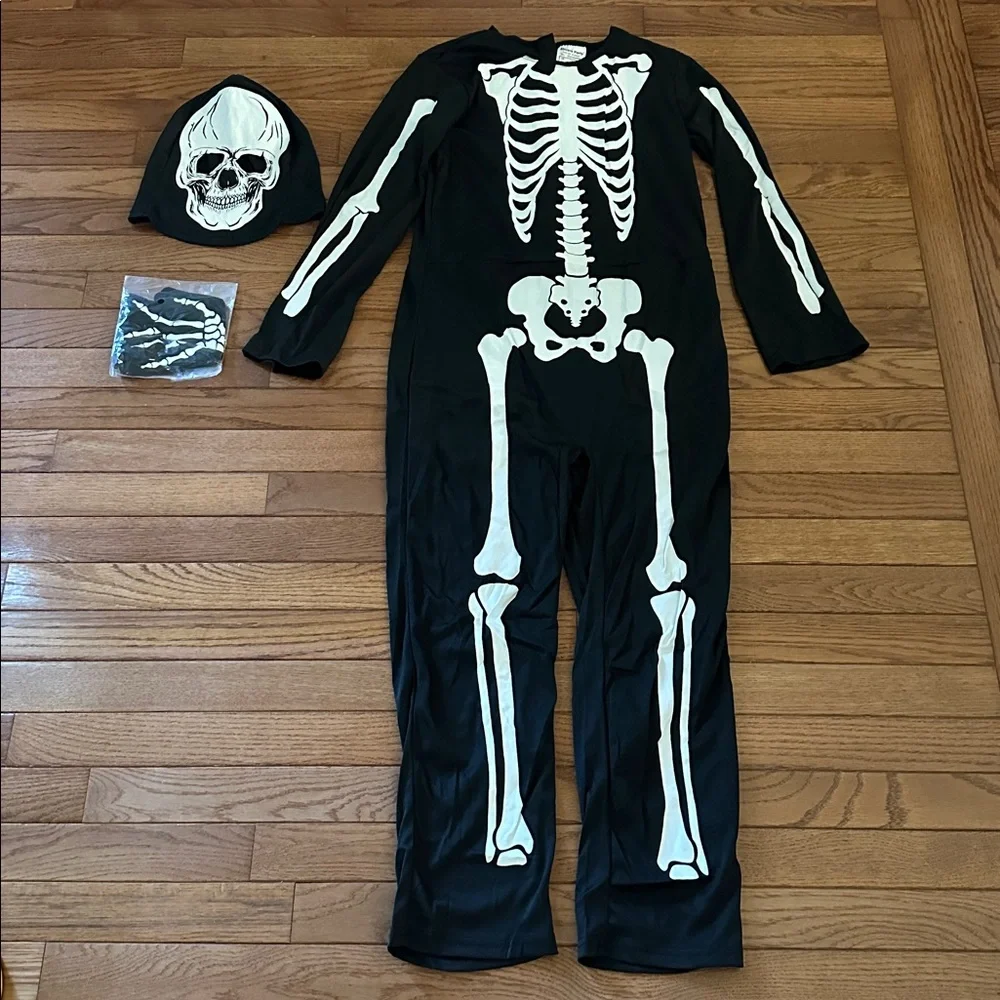 💀 NWT Kids Skeleton Costume Glow in The Dark Skeleton Halloween Costume age 9-11